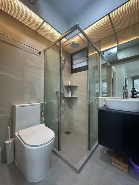 94 Dawson Road HDB Flat For Sale at S$ 850,000 | PropertyGuru Singapore - Bathroom