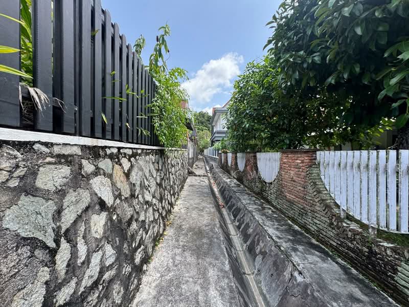 Jalan Dermawan - Huge Detached For Redevelopment & Rebuild Detached House For Sale at S$ 15,888,888 | PropertyGuru Singapore - Exterior