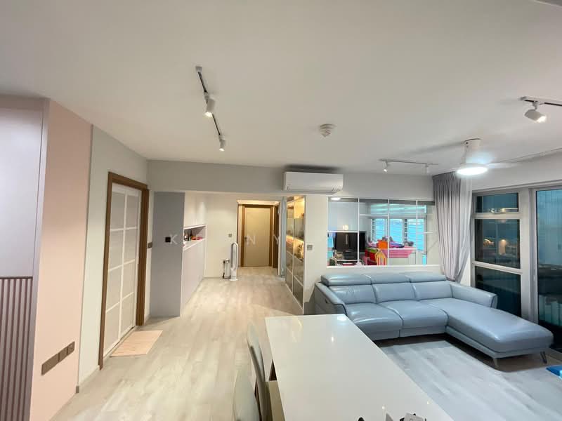 422A Northshore Drive HDB Flat For Sale at S$ 1,200,000 | PropertyGuru Singapore - Living Room