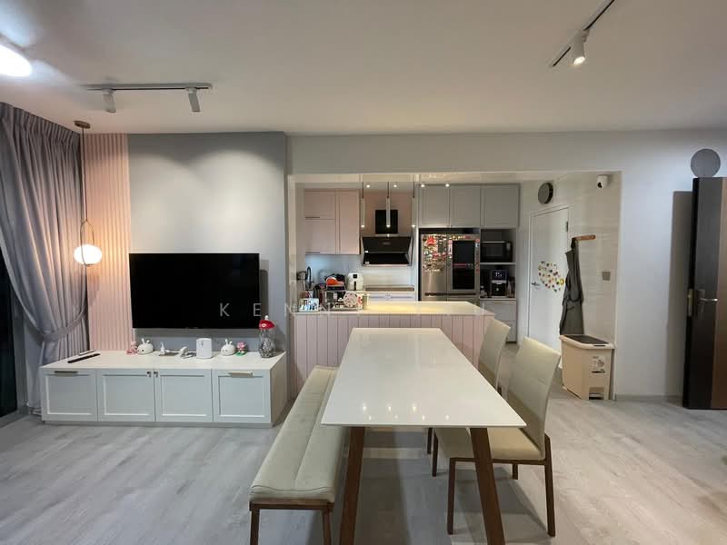 422A Northshore Drive HDB Flat For Sale at S$ 1,200,000 | PropertyGuru Singapore - Living Room