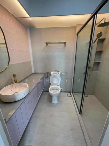 422A Northshore Drive HDB Flat For Sale at S$ 1,200,000 | PropertyGuru Singapore - Bathroom