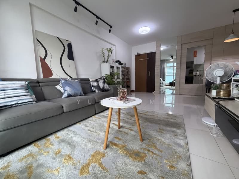 662B Edgedale Plains HDB Flat For Sale at S$ 680,000 | PropertyGuru Singapore - Living Room