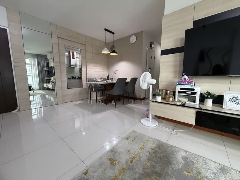 662B Edgedale Plains HDB Flat For Sale at S$ 680,000 | PropertyGuru Singapore - Dining Room
