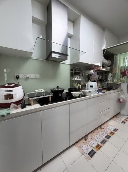 662B Edgedale Plains HDB Flat For Sale at S$ 680,000 | PropertyGuru Singapore - Kitchen