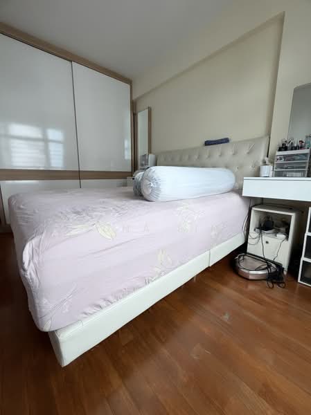 662B Edgedale Plains HDB Flat For Sale at S$ 680,000 | PropertyGuru Singapore - Bedroom