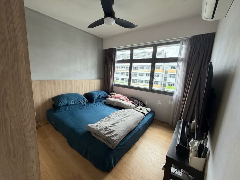 620A Tampines Street 61 HDB Flat For Sale at S$ 800,000 | PropertyGuru Singapore - Bedroom