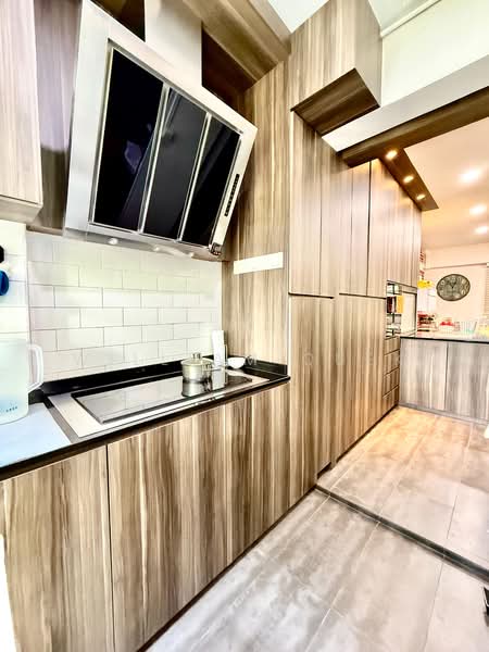 853 Hougang Central HDB Flat For Sale at S$ 1,418,000 | PropertyGuru Singapore - Kitchen