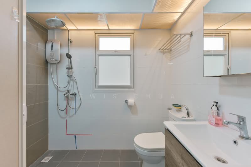 618A Tampines Street 61 HDB Flat For Sale at S$ 799,000 | PropertyGuru Singapore - Bathroom