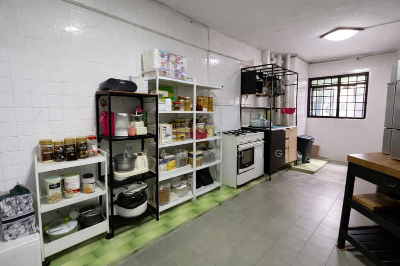 54 Pipit Road HDB Flat For Sale at S$ 550,000 | PropertyGuru Singapore - Kitchen