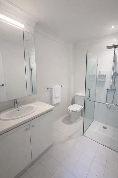 Semi-Detached House For Rent, Begonia Drive, 5 Bedrooms, 3,950 sqft, Semi-Detached House For Rent, by Nickson Guay, 500091209 - Bathroom - PropertyGuru.com.sg