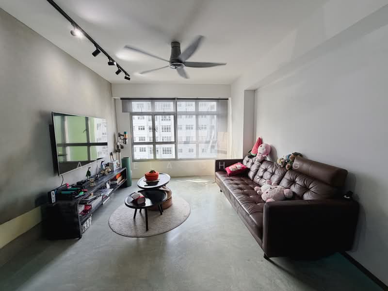 522C Tampines Central 7 HDB Flat For Sale at S$ 825,000 | PropertyGuru Singapore - Living Room
