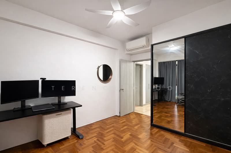 East Meadows Condominium For Sale at S$ 1,700,000 | PropertyGuru Singapore - 3rd Bedroom