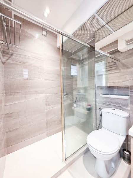 665B Punggol Drive HDB Flat For Sale at S$ 718,888 | PropertyGuru Singapore - Bathroom