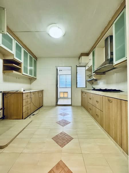 125 Bukit Merah View HDB Flat For Sale at S$ 888,000 | PropertyGuru Singapore - Kitchen