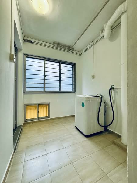 125 Bukit Merah View HDB Flat For Sale at S$ 888,000 | PropertyGuru Singapore - Backyard/Utility Room