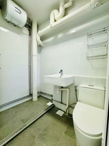 125 Bukit Merah View HDB Flat For Sale at S$ 888,000 | PropertyGuru Singapore - Bathroom