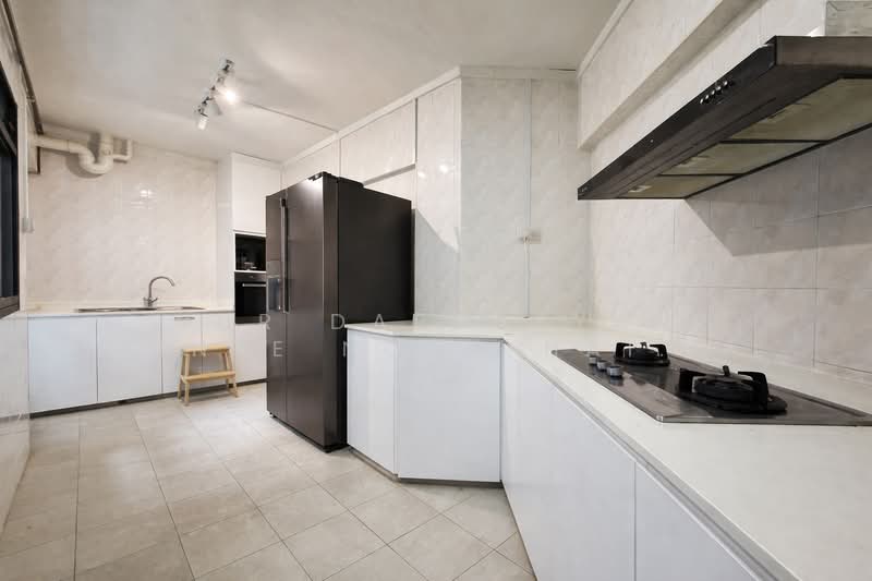 227A Compassvale Drive HDB Flat For Sale at S$ 615,000 | PropertyGuru Singapore - Kitchen
