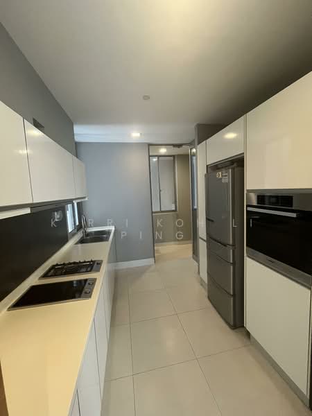 The Oceanfront @ Sentosa Cove Condominium For Sale at S$ 2,450,000 | PropertyGuru Singapore - Kitchen