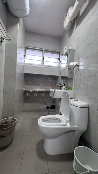 759 Pasir Ris Street 71, 759 Pasir Ris Street 71, 3 Bedrooms, 1,130 sqft, HDB Flat For Rent, by Zaid Bin Haroon, 500091248 - Bathroom - PropertyGuru.com.sg