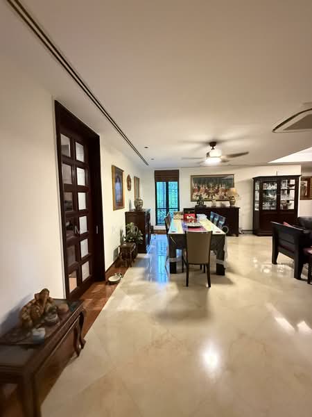 Pebble Bay Condominium For Sale at S$ 4,800,000 | PropertyGuru Singapore - Dining Room