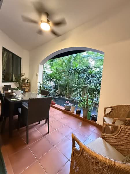 Pebble Bay Condominium For Sale at S$ 4,800,000 | PropertyGuru Singapore - Dining Room