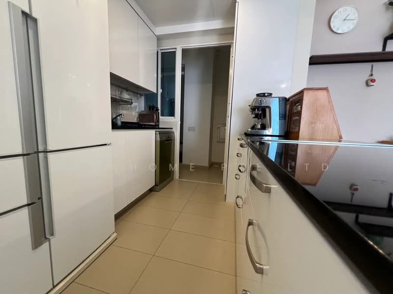 Waterview Condominium For Sale at S$ 2,080,000 | PropertyGuru Singapore - Kitchen