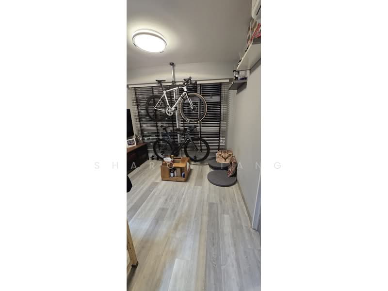 327B Sumang Walk HDB Flat For Sale at S$ 428,000 | PropertyGuru Singapore - Living Room