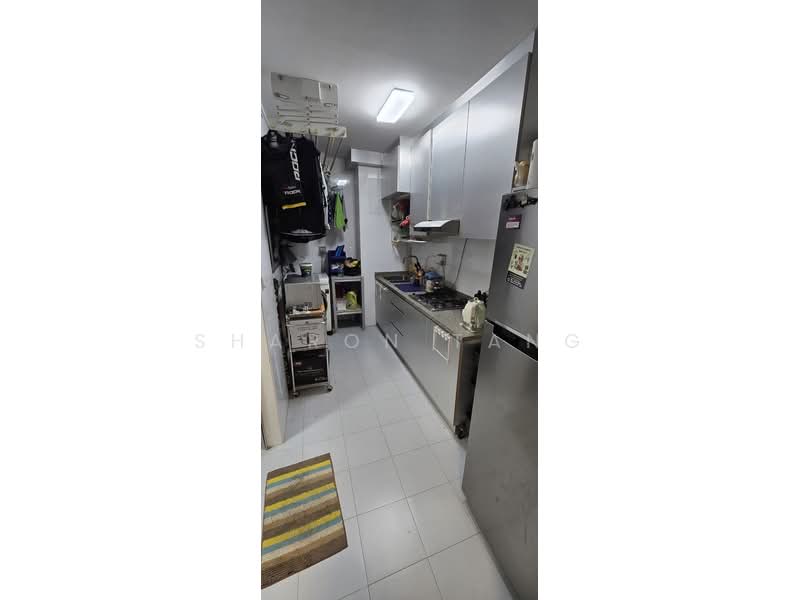 327B Sumang Walk HDB Flat For Sale at S$ 428,000 | PropertyGuru Singapore - Kitchen
