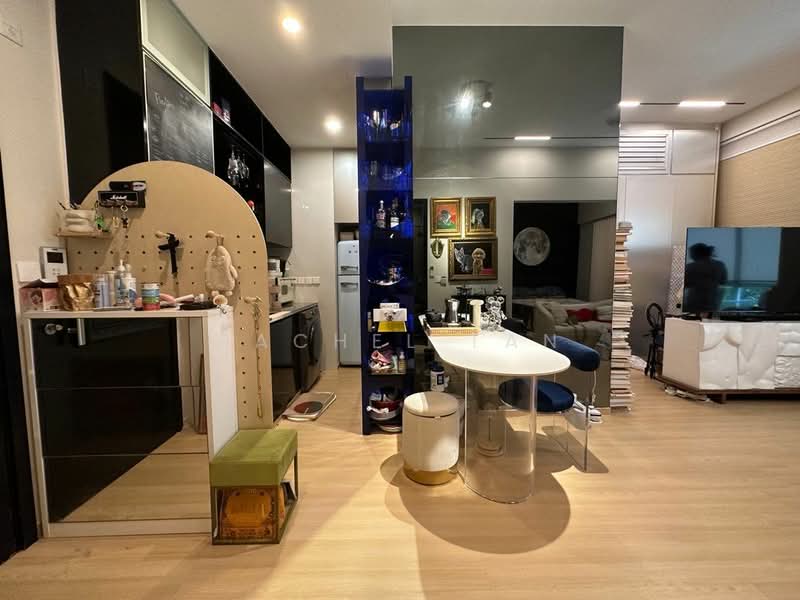 Daisy Suites, 35 Daisy Road Singapore, 1 Bedroom, 796 sqft, Apartment For Rent, by Rachel Tan, 500091321 - Living Room - PropertyGuru.com.sg