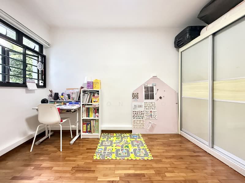 315 Hougang Avenue 5 HDB Flat For Sale at S$ 550,000 | PropertyGuru Singapore - Study