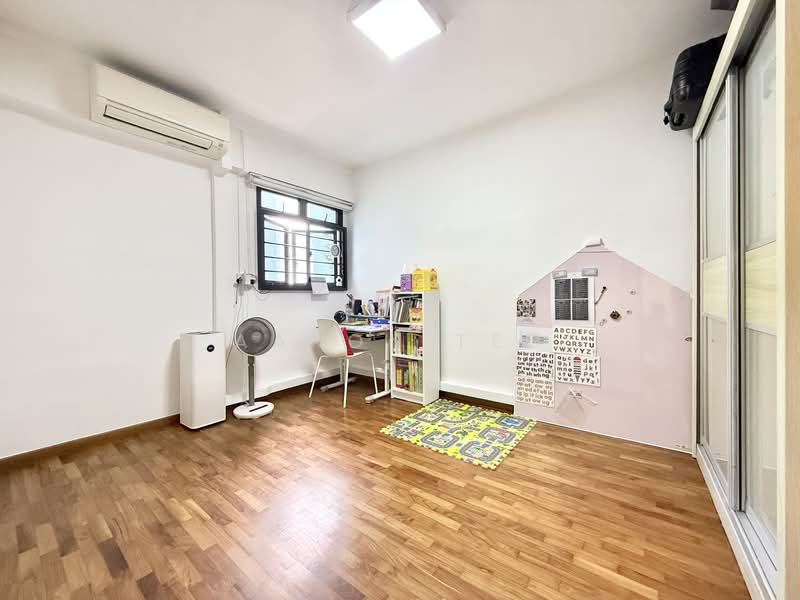315 Hougang Avenue 5 HDB Flat For Sale at S$ 550,000 | PropertyGuru Singapore - Study