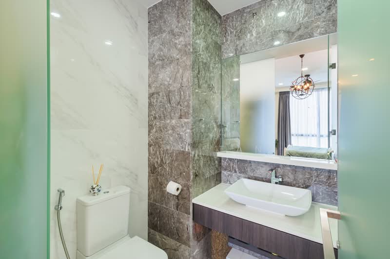 The Hillier Condominium For Sale at S$ 1,450,000 | PropertyGuru Singapore - Bathroom