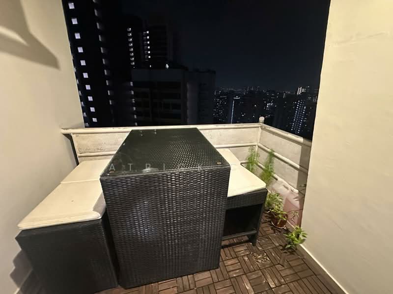267 Toh Guan Road HDB Flat For Sale at S$ 850,000 | PropertyGuru Singapore - Balcony