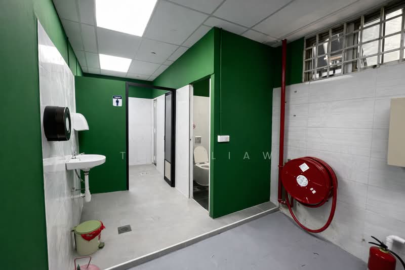 18 Kaki Bukit Road 3 F&B for Rent, 18 Kaki Bukit Road 3, 2,497 sqft, Food & Beverage For Rent, by Tony Liaw, 500091351 - Bathroom - CommercialGuru.com.sg