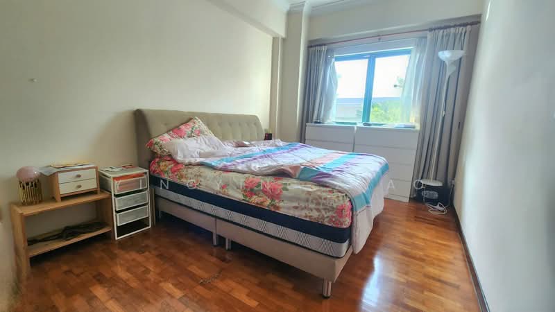 Stratford Court Condominium For Sale at S$ 1,450,000 | PropertyGuru Singapore - Bedroom