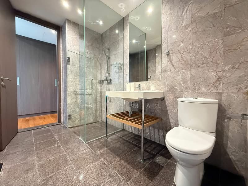 Draycott Eight Condominium For Sale at S$ 6,320,520 | PropertyGuru Singapore - Bathroom
