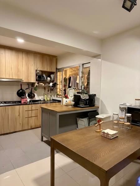 101B Canberra Street HDB Flat For Sale at S$ 629,999 | PropertyGuru Singapore - Kitchen