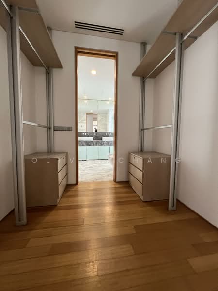 Skypark @ Somerset, 22 Saint Thomas Walk, 4 Bedrooms, 3,350 sqft, Apartment For Rent, by Olivia Chang, 500091376 - Walk-in wardrobe - PropertyGuru.com.sg