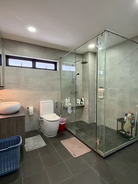 D16, Beautiful Renovated 3-Storey Terrace @ Bilal Lane | 7 Bedrooms | Move-In Ready | Near Future MR Terraced House For Sale at S$ 5,380,000 | PropertyGuru Singapore - Bathroom