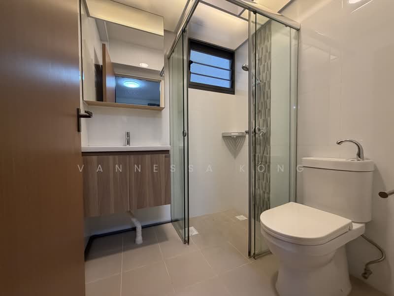95 Dawson Road HDB Flat For Sale at S$ 780,000 | PropertyGuru Singapore - Bathroom