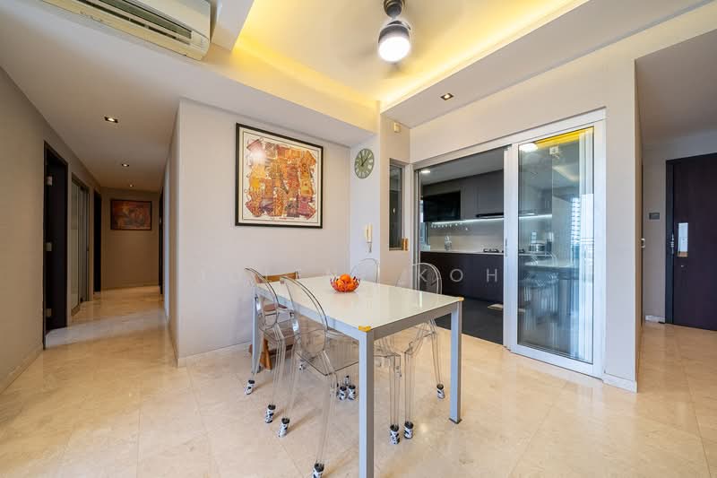 Grandeur 8 Condominium For Sale at S$ 2,088,000 | PropertyGuru Singapore - Dining Room