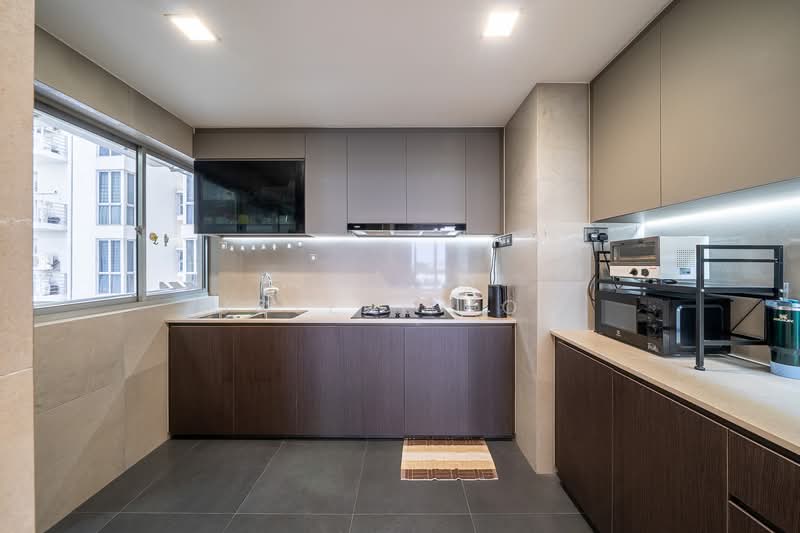 Grandeur 8 Condominium For Sale at S$ 2,088,000 | PropertyGuru Singapore - Kitchen