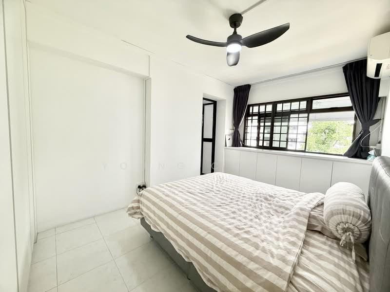 572 Hougang Street 51 HDB Flat For Sale at S$ 660,000 | PropertyGuru Singapore - Bedroom