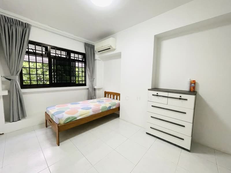 572 Hougang Street 51 HDB Flat For Sale at S$ 660,000 | PropertyGuru Singapore - Bedroom