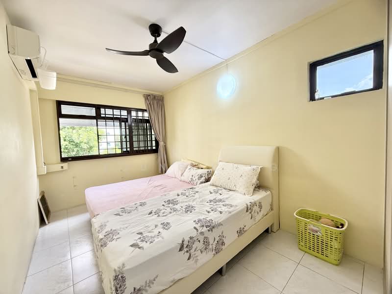 572 Hougang Street 51 HDB Flat For Sale at S$ 660,000 | PropertyGuru Singapore - Bedroom
