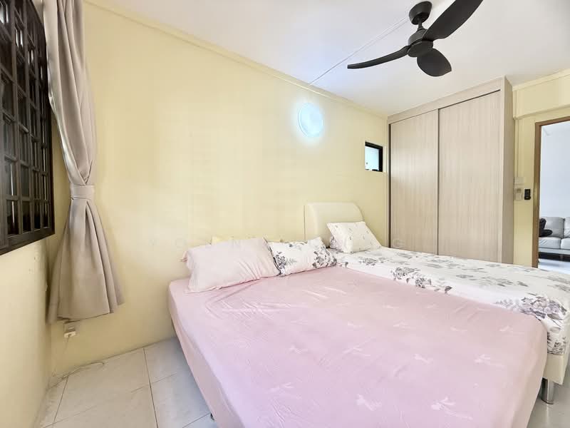 572 Hougang Street 51 HDB Flat For Sale at S$ 660,000 | PropertyGuru Singapore - Bedroom