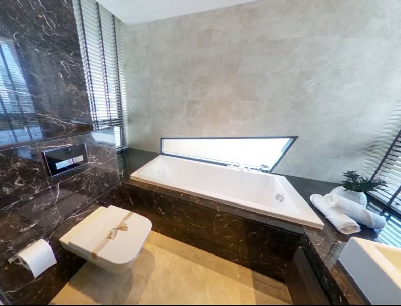 御丰轩.99 Year Leasehold Residential 4-Bed Breathtaking views Condo Condominium For Sale at S$ 5,398,000 | PropertyGuru Singapore - Bathroom