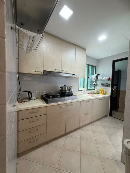Windermere, 20 Choa Chu Kang Street 64, Room Rental, 100 sqft, Condominium For Rent, by Tan Kiat Beng, 500091413 - Kitchen - PropertyGuru.com.sg