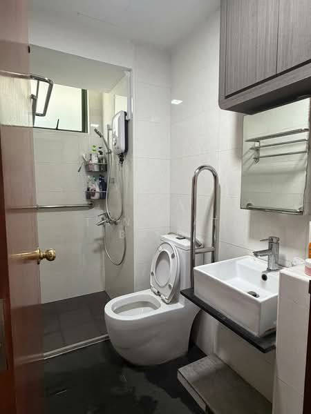 Windermere, 20 Choa Chu Kang Street 64, Room Rental, 100 sqft, Condominium For Rent, by Tan Kiat Beng, 500091413 - Bathroom - PropertyGuru.com.sg