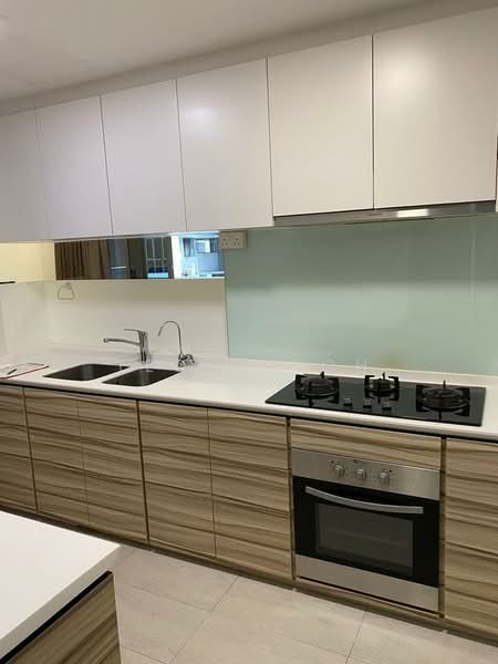 Parc Centros Condominium For Sale at S$ 1,980,000 | PropertyGuru Singapore - Kitchen